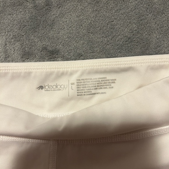 Tommy Hilfiger Sports Bra with shorts - Picture 10 of 13